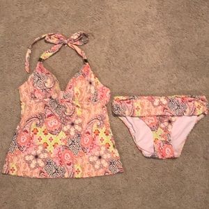 Victoria’s Secret tankini bathing suit